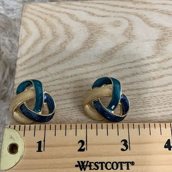 Vintage 80's Style Costume Post Earrings
Bundle Of Five Pairs - Picture 10 of 17